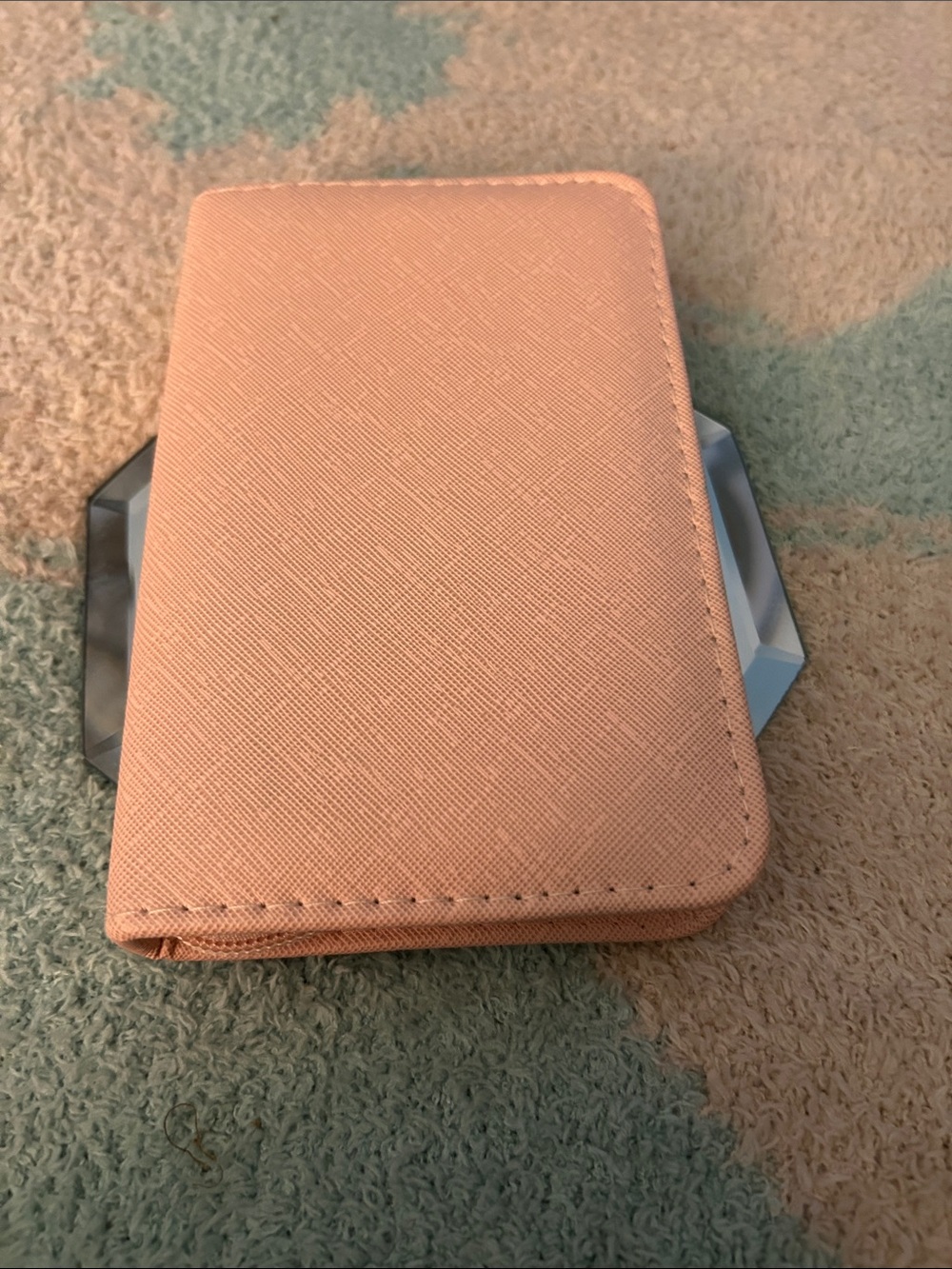 Compact Women's Manicure in Light Peach NWOT Contains all Sorts of Tools
